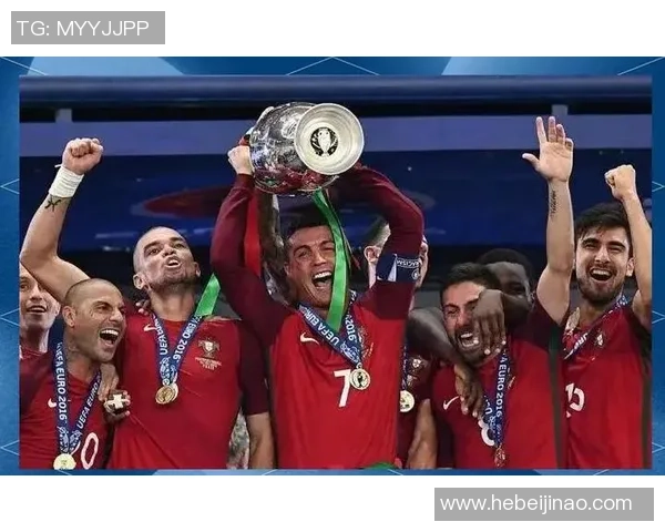 奥特曼勇闯绿茵场：从超级英雄到足球巨星的传奇之路